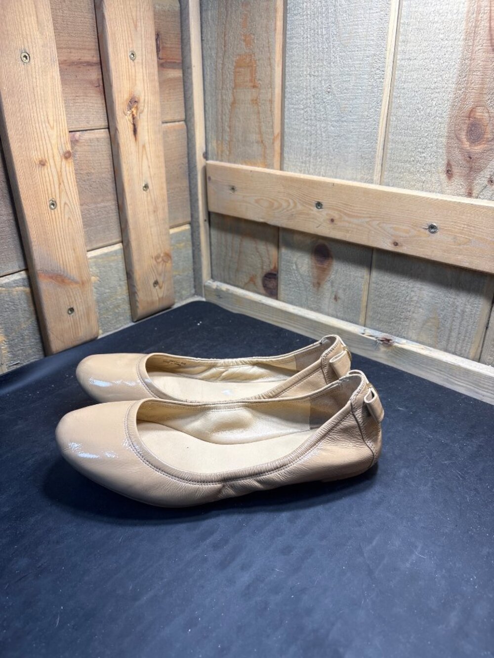 Cole Haan Womens Shoes Code D41381 Beige Patent Leather Flats US 8.5B, EU 39 - Picture 4 of 9